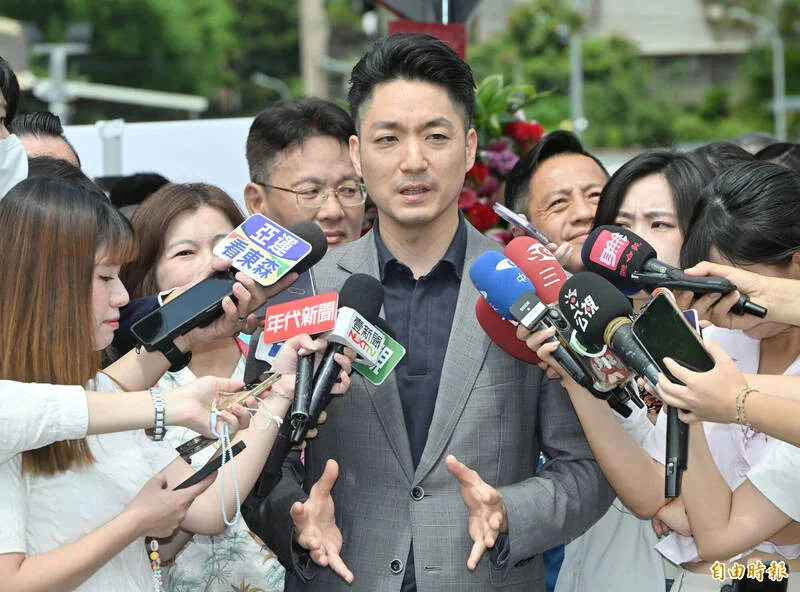 蔣萬安不替民眾黨議員站台。