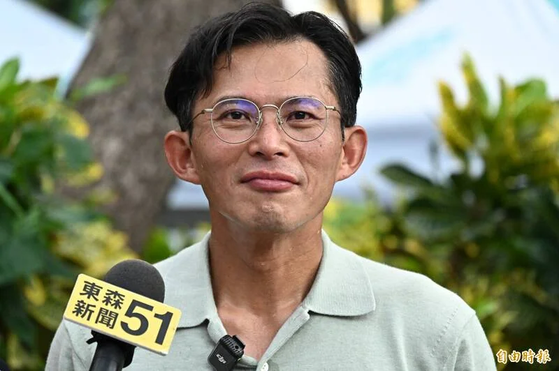 凱思國際前狗仔曾任黃國昌競選團隊，吳靜怡提供33萬人事支出證據。