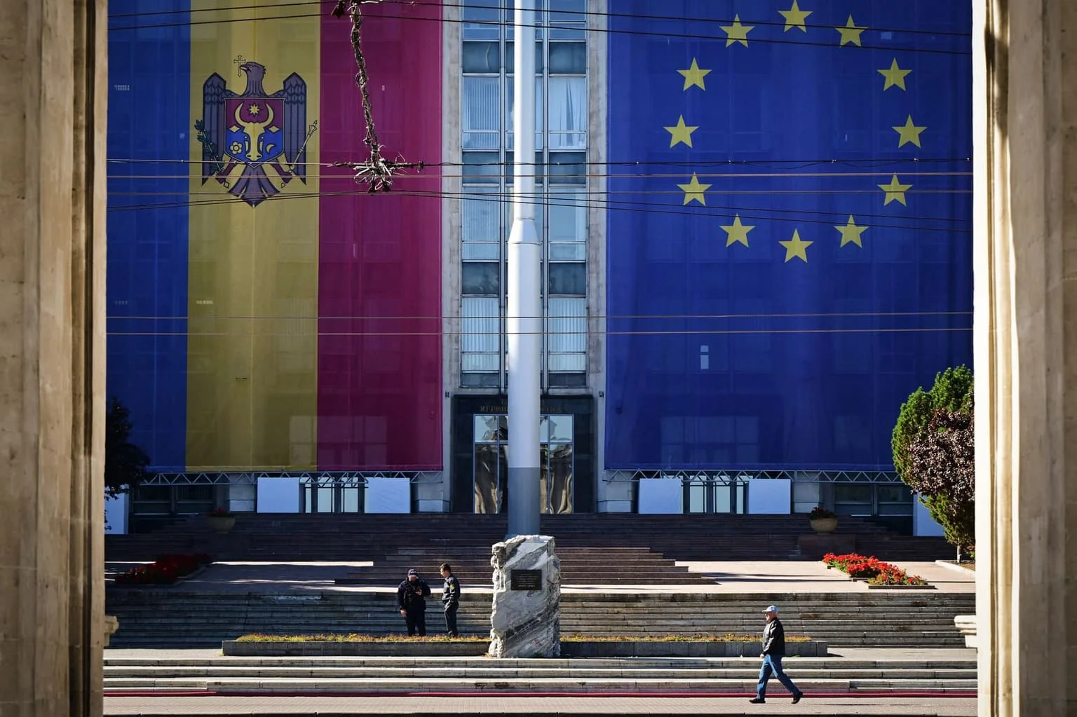 Moldova Leaves CIS After Parliament Approval