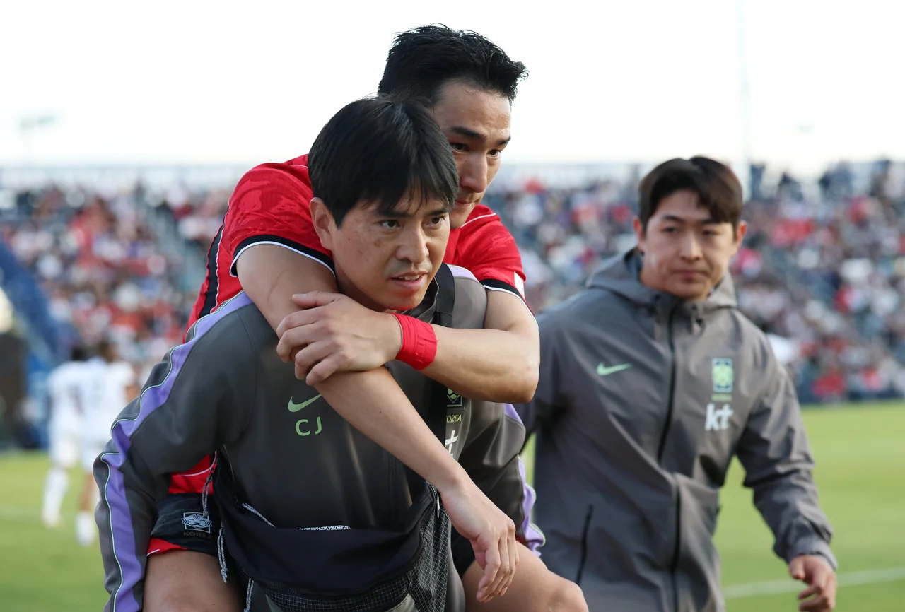 South Korean Player Cho Yu-min Out Due to Foot Injury.
