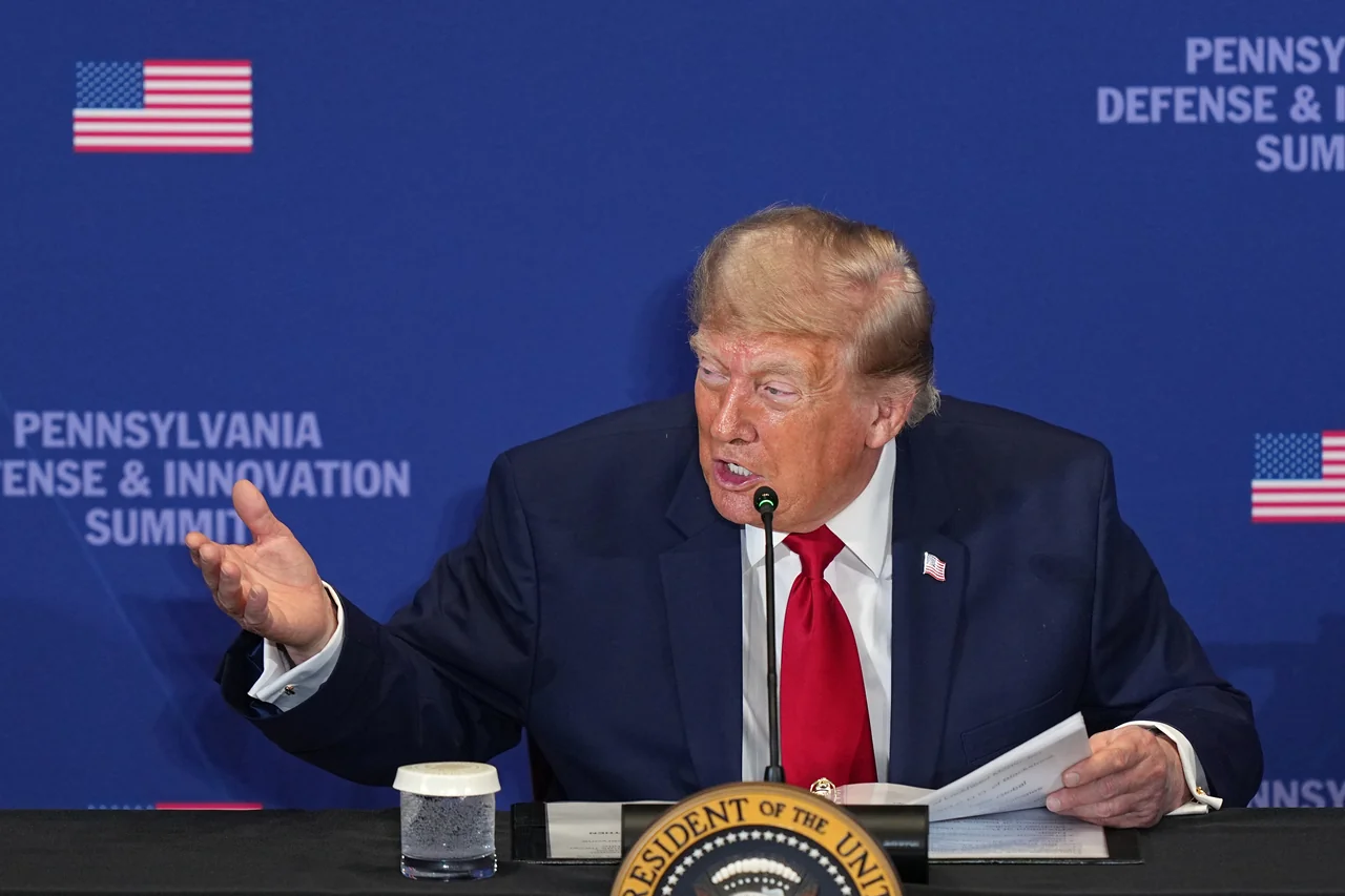 Trump Seals US Navy Deal with Korean Shipbuilders.