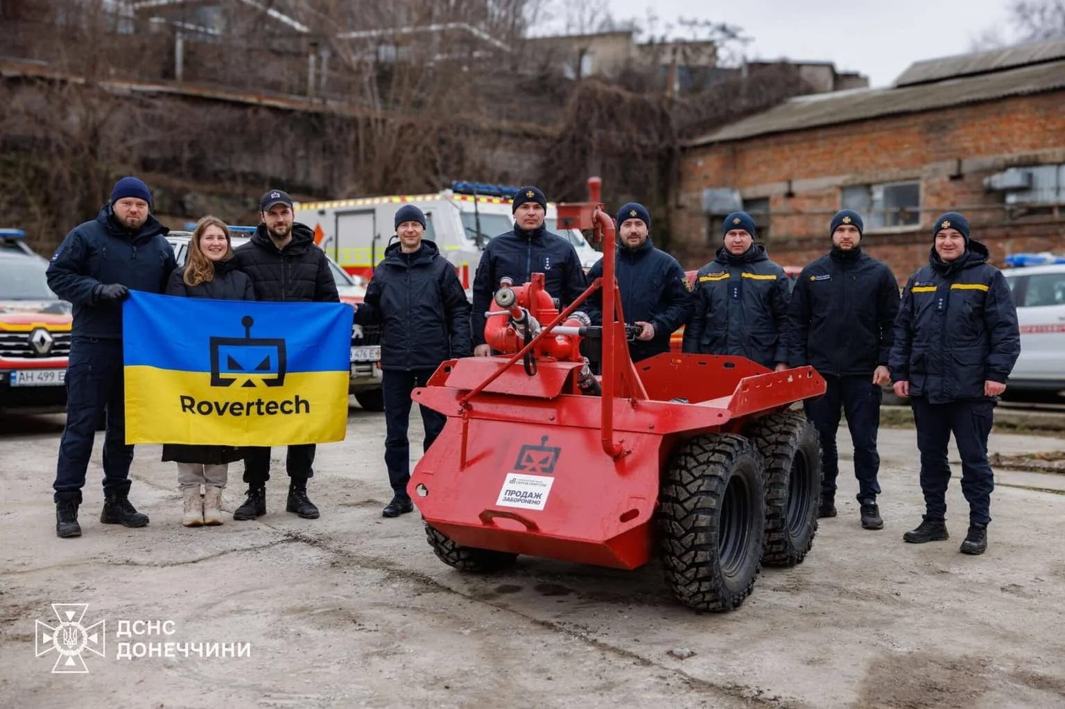 Ukrainian robot assists soldiers in firefighting operations.