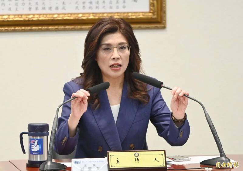 鄭麗文訪美倡和平藍營方案遭謝志偉批評